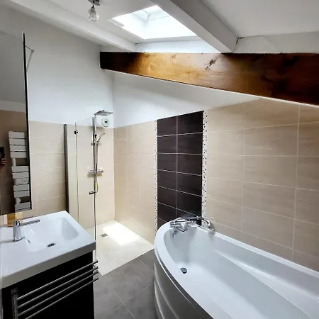 Gites Spacieux Avec Jardin Holiday home *