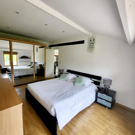 Vakantiehuis Les De Cherisey