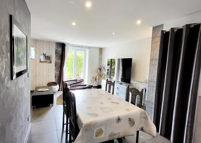 Dom wakacyjny Spacieux Avec Jardin Cherisey